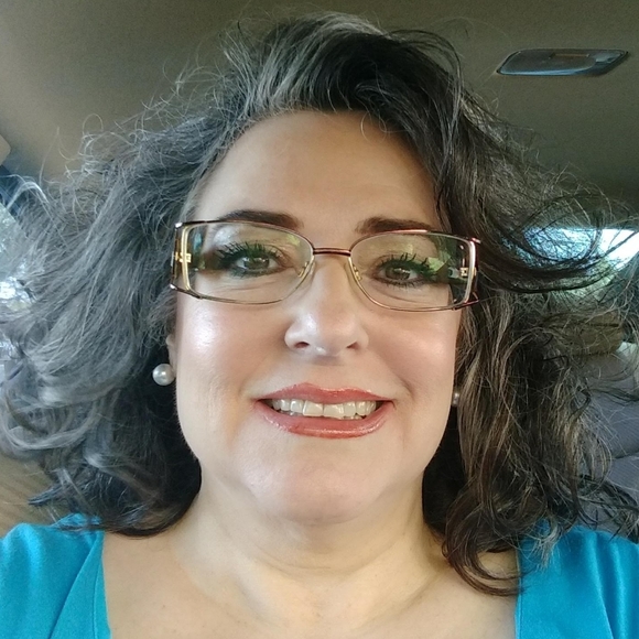 Meet your Posher, Lindsey - Picture 1 of 1